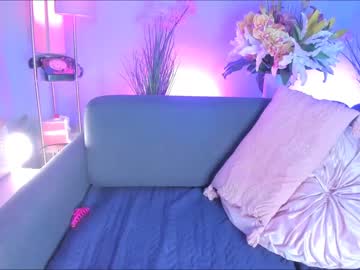 webcam girl littlee33 live cam image #6837728
