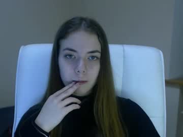 webcam girl zoey_deuttch live cam image #4983449