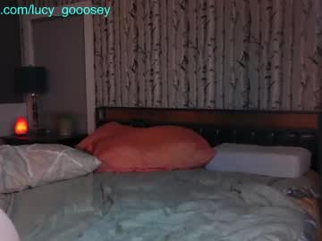 webcam girl lucy_gooosey live cam image #7088734