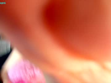 webcam girl littlee33 live cam image #598104