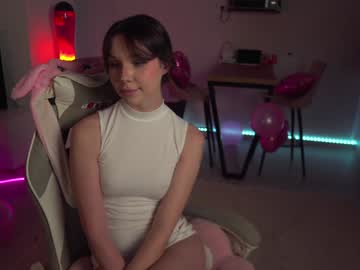 webcam girl kateuwugirl live cam image #10693158