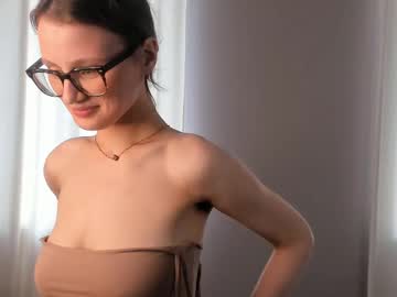 webcam girl moirebaggs live cam image #12911513