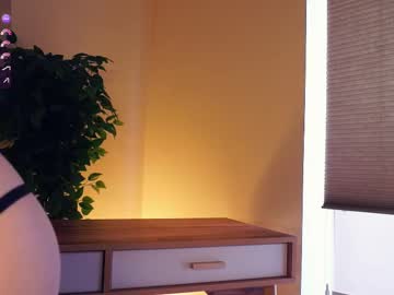 webcam girl rowenahallman live cam image #12937864