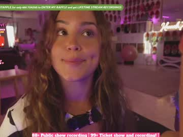 webcam girl hannahjames710 live cam image #9597715