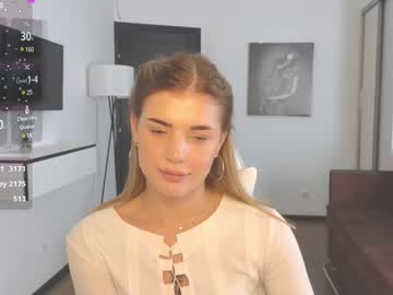 webcam girl adrianawow1 live cam image #12309745