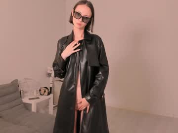 webcam girl lauratanguy live cam image #10533726