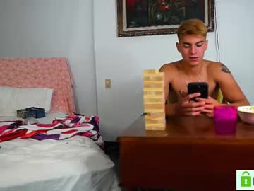webcam couple alyssa_powers live cam image #1976614