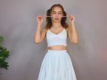 webcam girl mialullaby live cam image #11213633