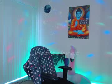 webcam girl petitebrat live cam image #1860963