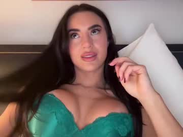 webcam girl emillyyyx live cam image #12972334
