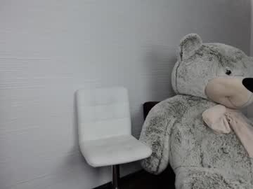 webcam girl yana_squrel_22 live cam image #4000443