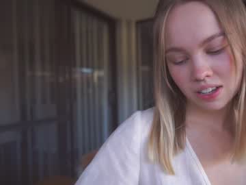 webcam girl bibi_it_is live cam image #5355702