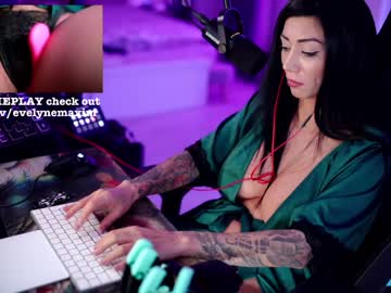 webcam girl evelyne92 live cam image #2751090
