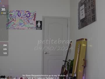 webcam girl petitebrat live cam image #10645694