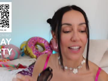 webcam girl miiiawallace live cam image #12528903