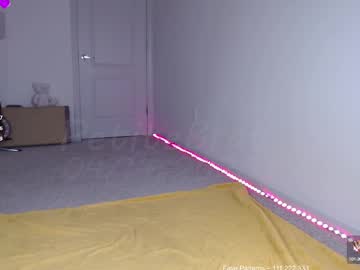 webcam girl petitebrat live cam image #12383774
