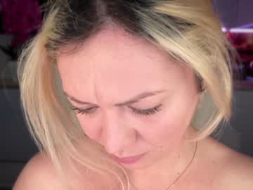 webcam girl kiradivine live cam image #8253340