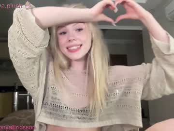 webcam girl sonyaplush live cam image #7467663