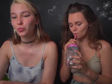 webcam couple melnextd live cam image #3152917