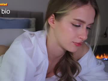 webcam girl ella_twinkle live cam image #9590409