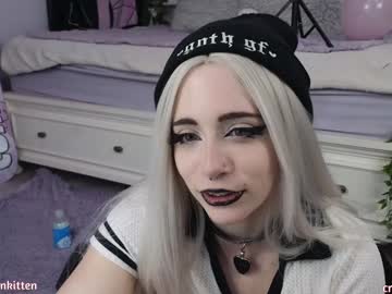 webcam girl crimsonkitten live cam image #11119609