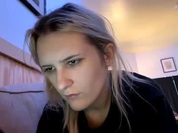 webcam girl blueeyez_whitedragon live cam image #3359991