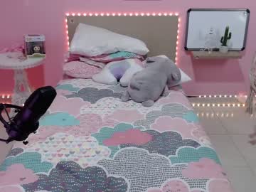 webcam girl little_effy18 live cam image #2473962