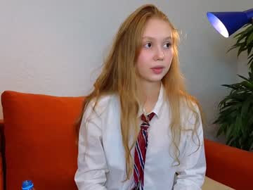 webcam girl lizzy_cutie live cam image #10524377