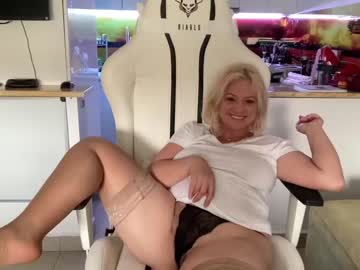 webcam girl kiradivine live cam image #7380605