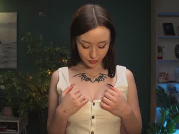 webcam girl ella_knockers_xl live cam image #1913267