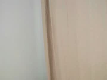 webcam girl peek_in_my_window live cam image #9695298