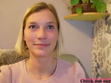 webcam couple joannadea live cam image #11721723