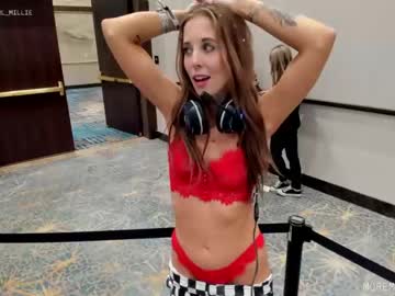 webcam girl yourgirlmillie live cam image #4656090