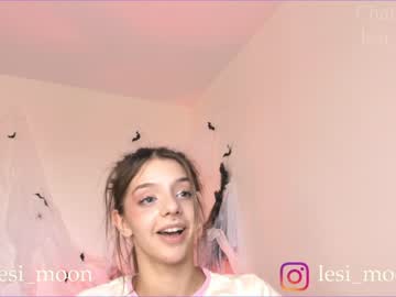 webcam girl lesi_moon live cam image #7559801