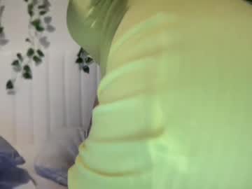 webcam girl gia_is_horny live cam image #8908924