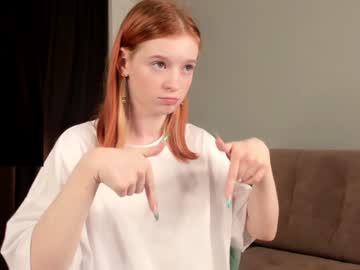 webcam girl mineliaaa live cam image #9962884
