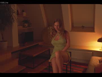 webcam girl chillwithkira live cam image #2433987