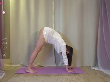 webcam girl aurora_the_ballerina live cam image #8443143
