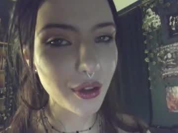 webcam girl bmwm5f90 live cam image #11828258