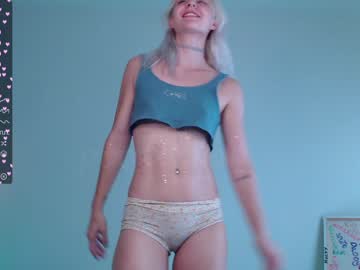 webcam girl petitebrat live cam image #7065586