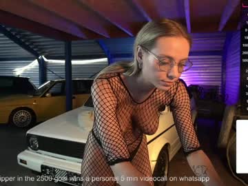webcam girl little_dutch live cam image #6738835