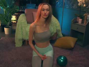 webcam girl lolly_bella_ live cam image #475853
