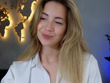 webcam girl emmi_rosee live cam image #12863606