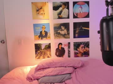 webcam girl little_effy18 live cam image #8410617