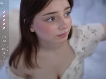 webcam girl floret_joy live cam image #9053747