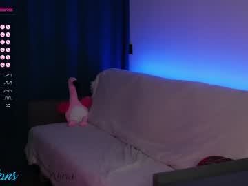 webcam girl fox_alina live cam image #3384853