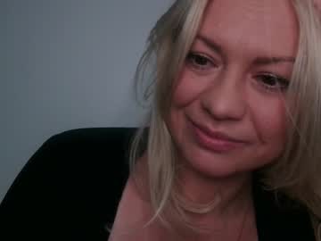 webcam girl kiradivine live cam image #4550473