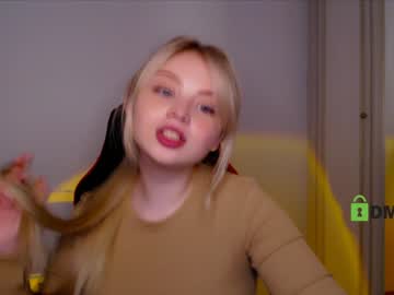 webcam girl shy_blondiee live cam image #5064817
