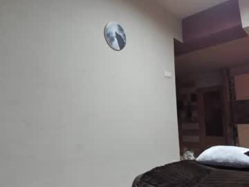 webcam girl sofiaandwonderland live cam image #529340