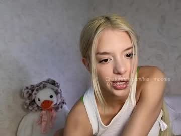 webcam girl lesi_moonie live cam image #10029435
